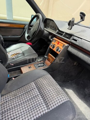 Mercedes 200 E-5