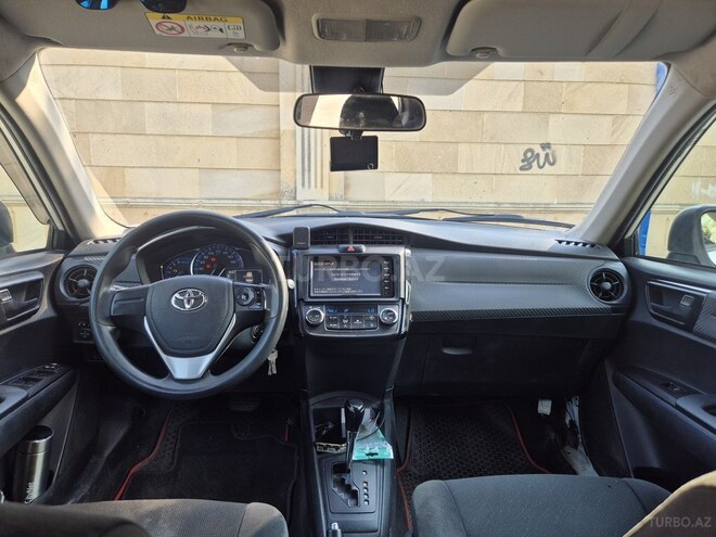 Toyota Corolla Axio-3