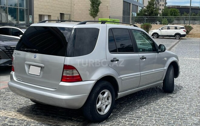 Mercedes ML 320-5