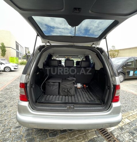 Mercedes ML 320-9