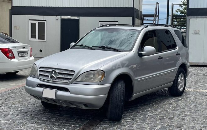 Mercedes ML 320-2