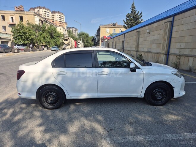 Toyota Corolla Axio-5