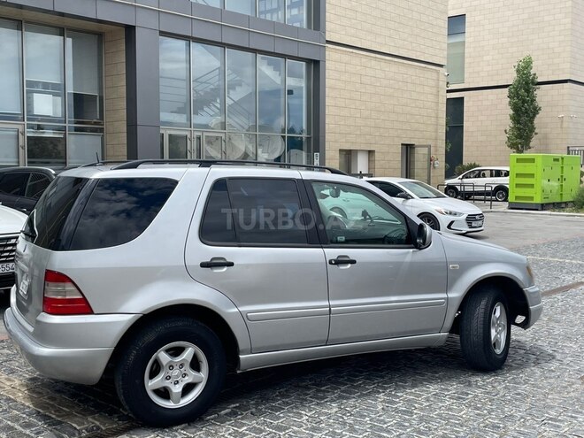 Mercedes ML 320-7