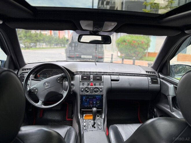 Mercedes E 230-3
