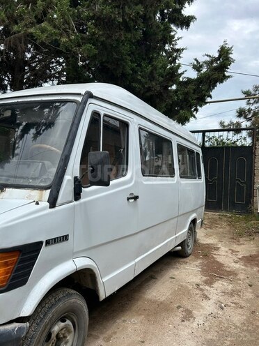 Mercedes 208 D-2
