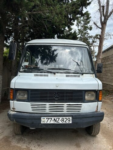 Mercedes 208 D-1