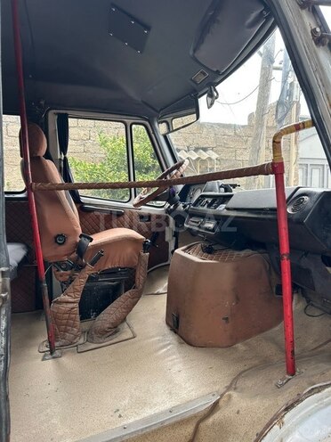 Mercedes 208 D-6