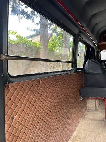 Mercedes 208 D-8
