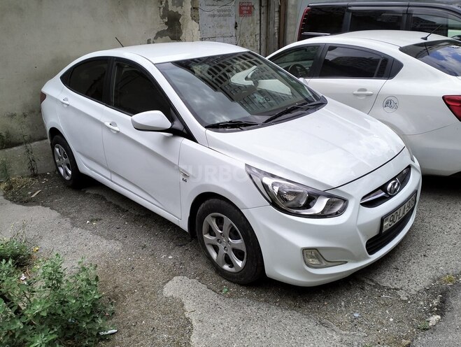 Hyundai Accent-5