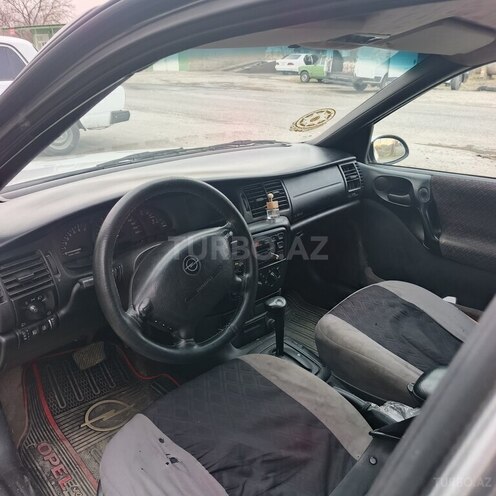 Opel Vectra-5