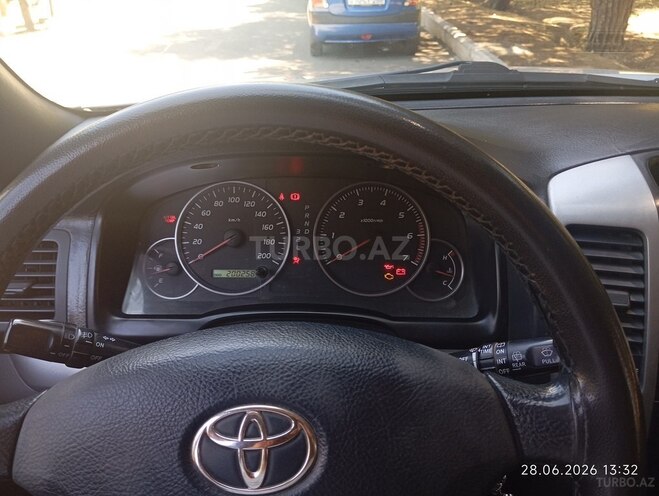 Toyota Land Cruiser Prado-5