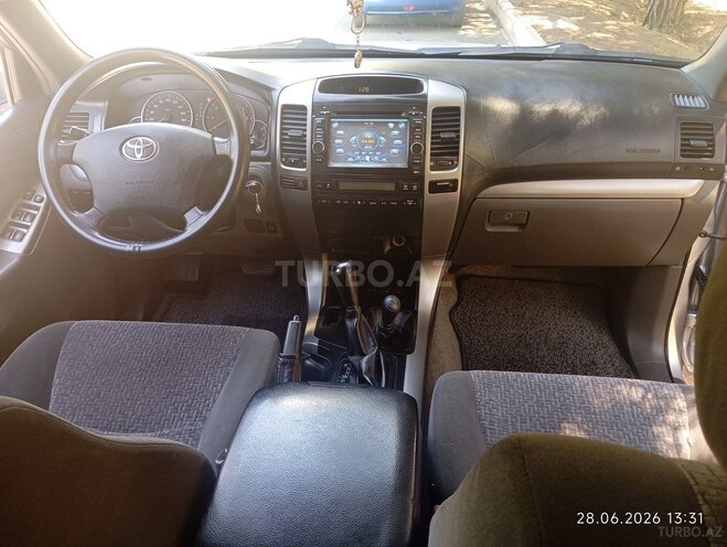 Toyota Land Cruiser Prado-6