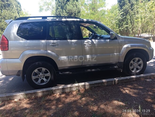 Toyota Land Cruiser Prado-4