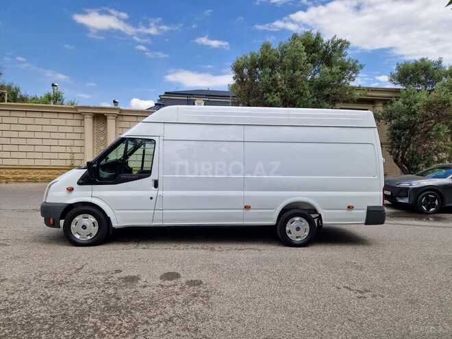 Ford Transit-10
