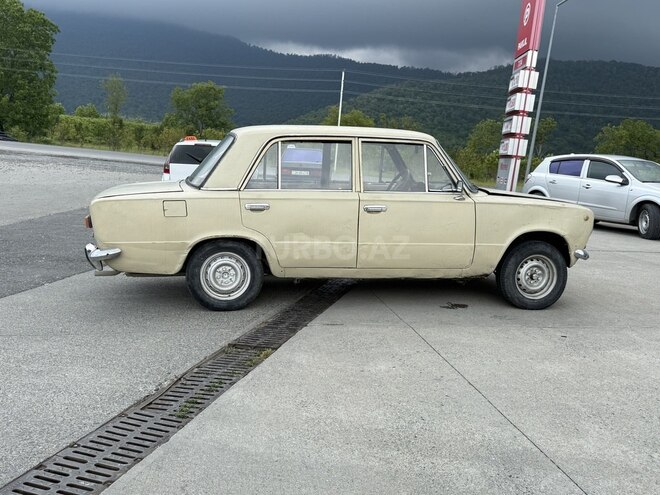 LADA (VAZ) 21011-3