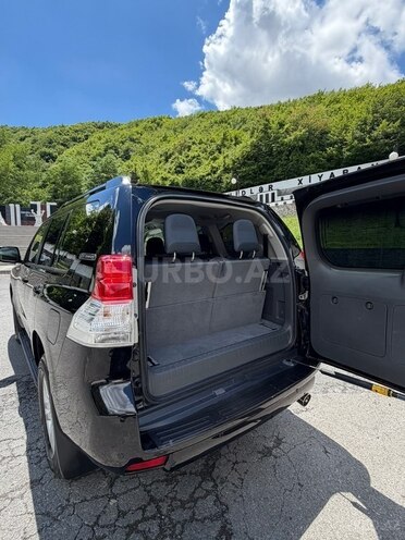 Toyota Land Cruiser Prado-18