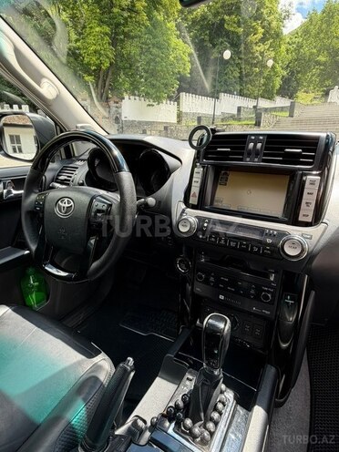 Toyota Land Cruiser Prado-13
