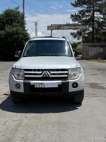 Mitsubishi Pajero-1