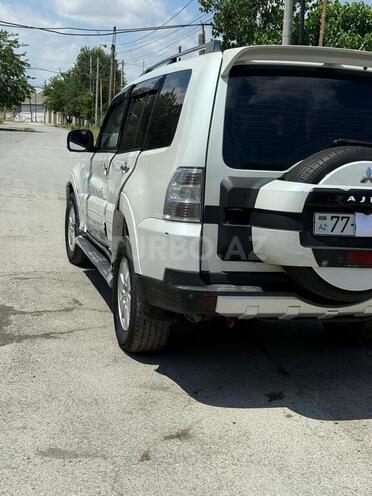 Mitsubishi Pajero-7