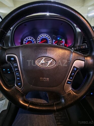 Hyundai Santa Fe-16