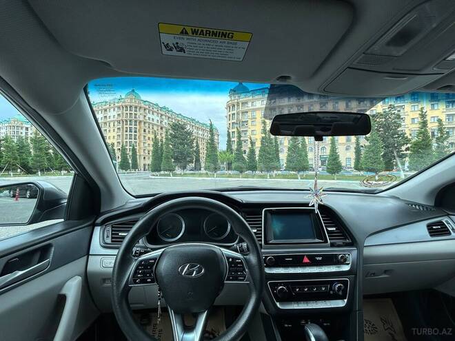 Hyundai Sonata-9