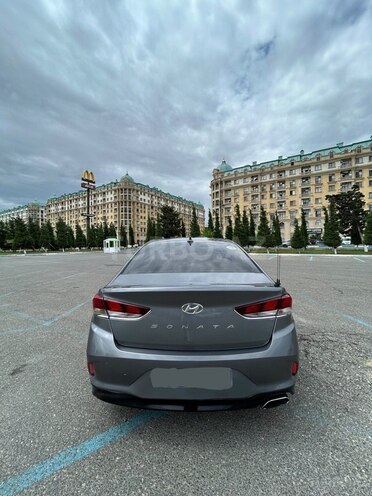 Hyundai Sonata-5