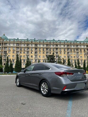 Hyundai Sonata-6