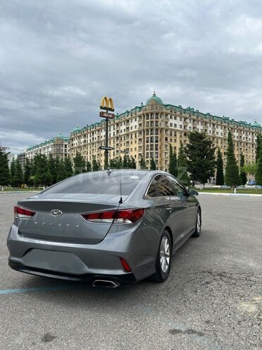 Hyundai Sonata-4
