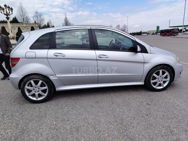Mercedes B 170-8