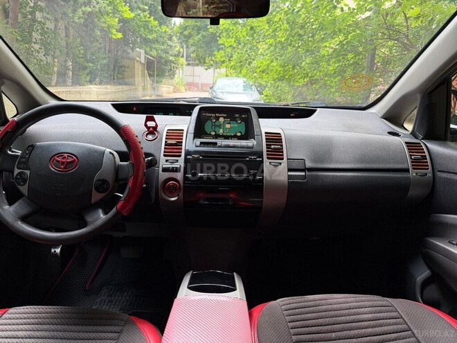 Toyota Prius-8