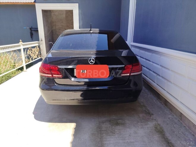 Mercedes E 220-2