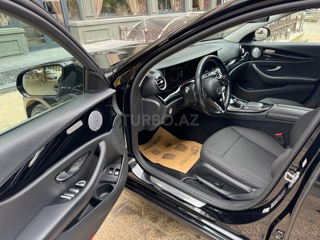 Mercedes E 300 e 4MATIC-11