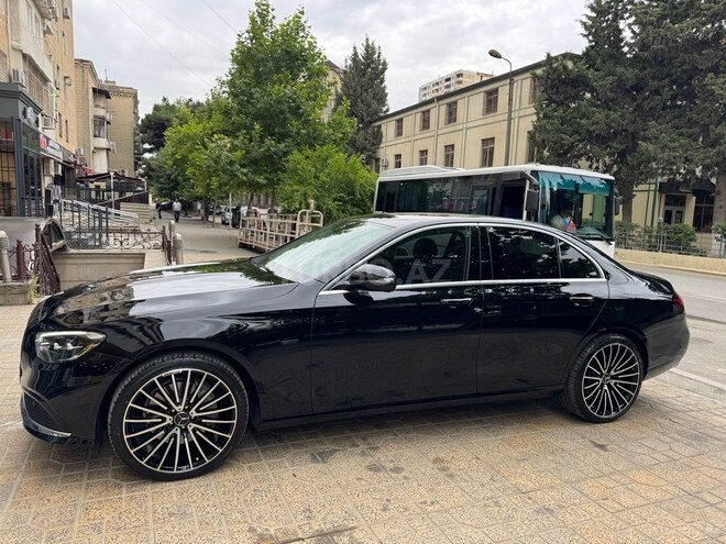 Mercedes E 300 e 4MATIC-5