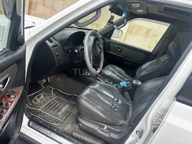 Hyundai Terracan-18