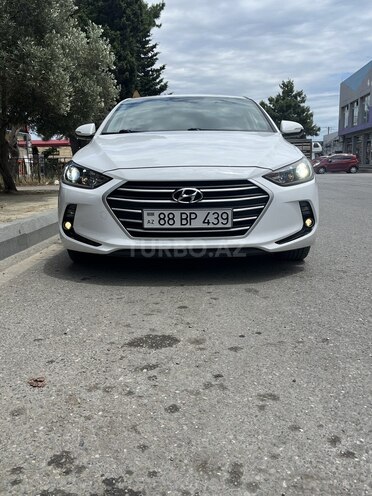 Hyundai Elantra-1