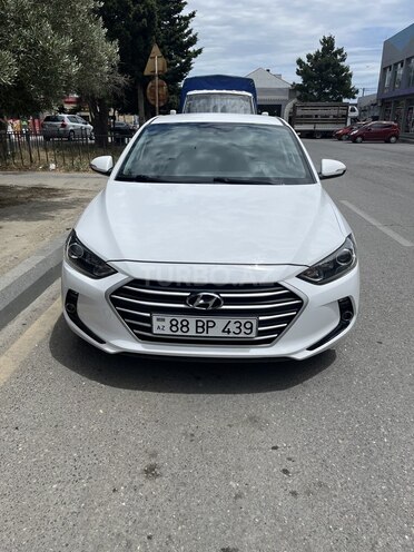 Hyundai Elantra-2