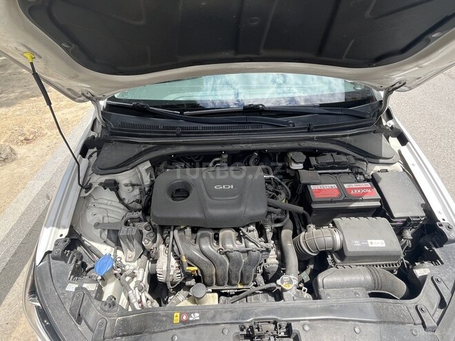 Hyundai Elantra-10