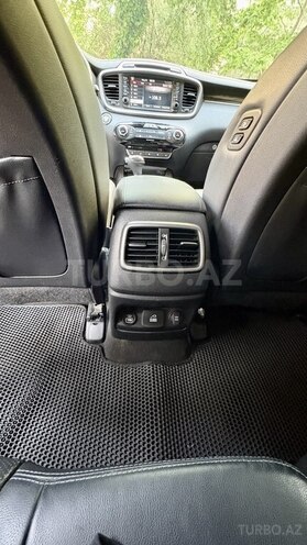 Kia Sorento-19