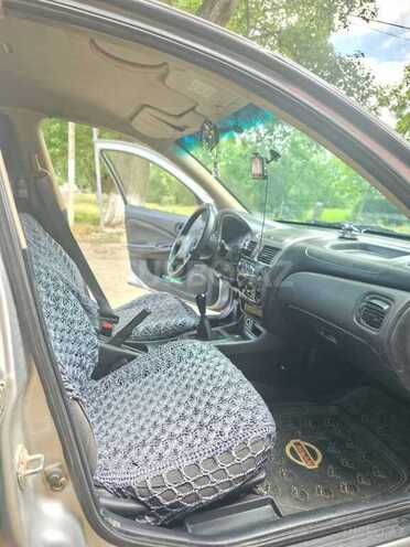 Nissan Sunny-6