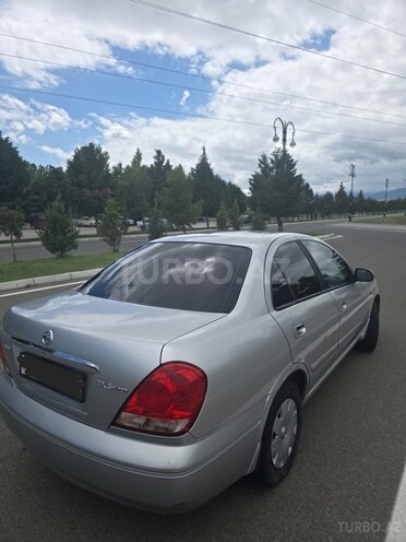 Nissan Sunny-4