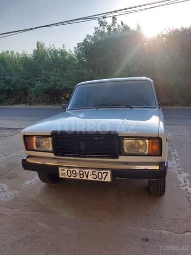 LADA (VAZ) 2107-1
