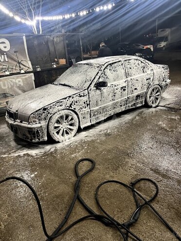 BMW 320-8