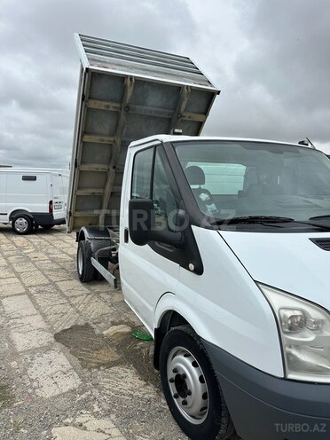 Ford Transit-5