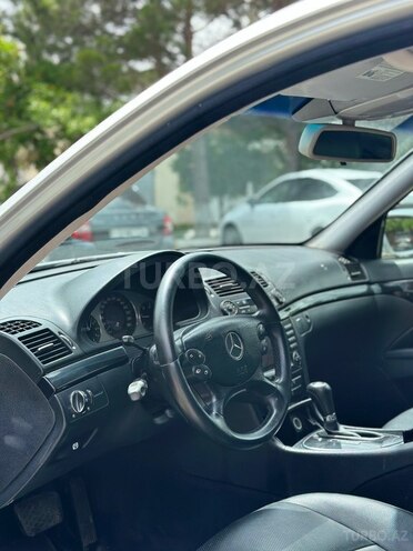 Mercedes E 220-13