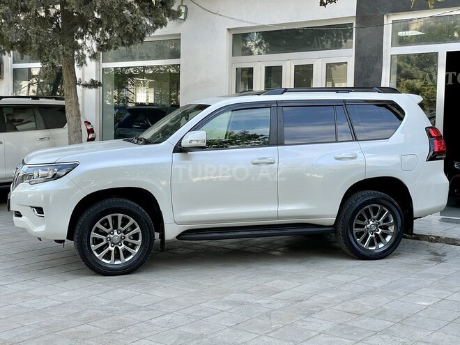 Toyota Land Cruiser Prado-4