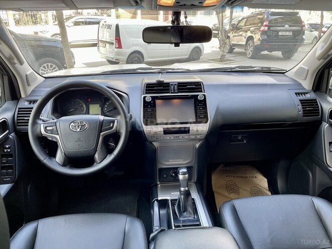 Toyota Land Cruiser Prado-9