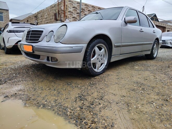 Mercedes E 220-3
