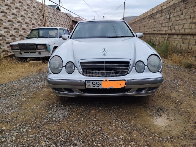 Mercedes E 220-2