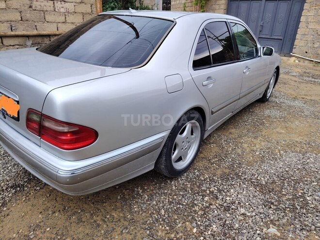 Mercedes E 220-8