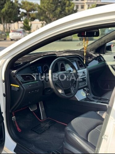 Hyundai Sonata-8
